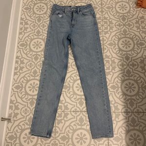 BDG URBAN OUTFITTERS MOM JEANS